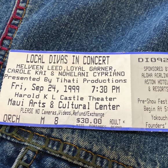 Vintage DKNY Jean Jacket size 8 - Picture 14 of 14